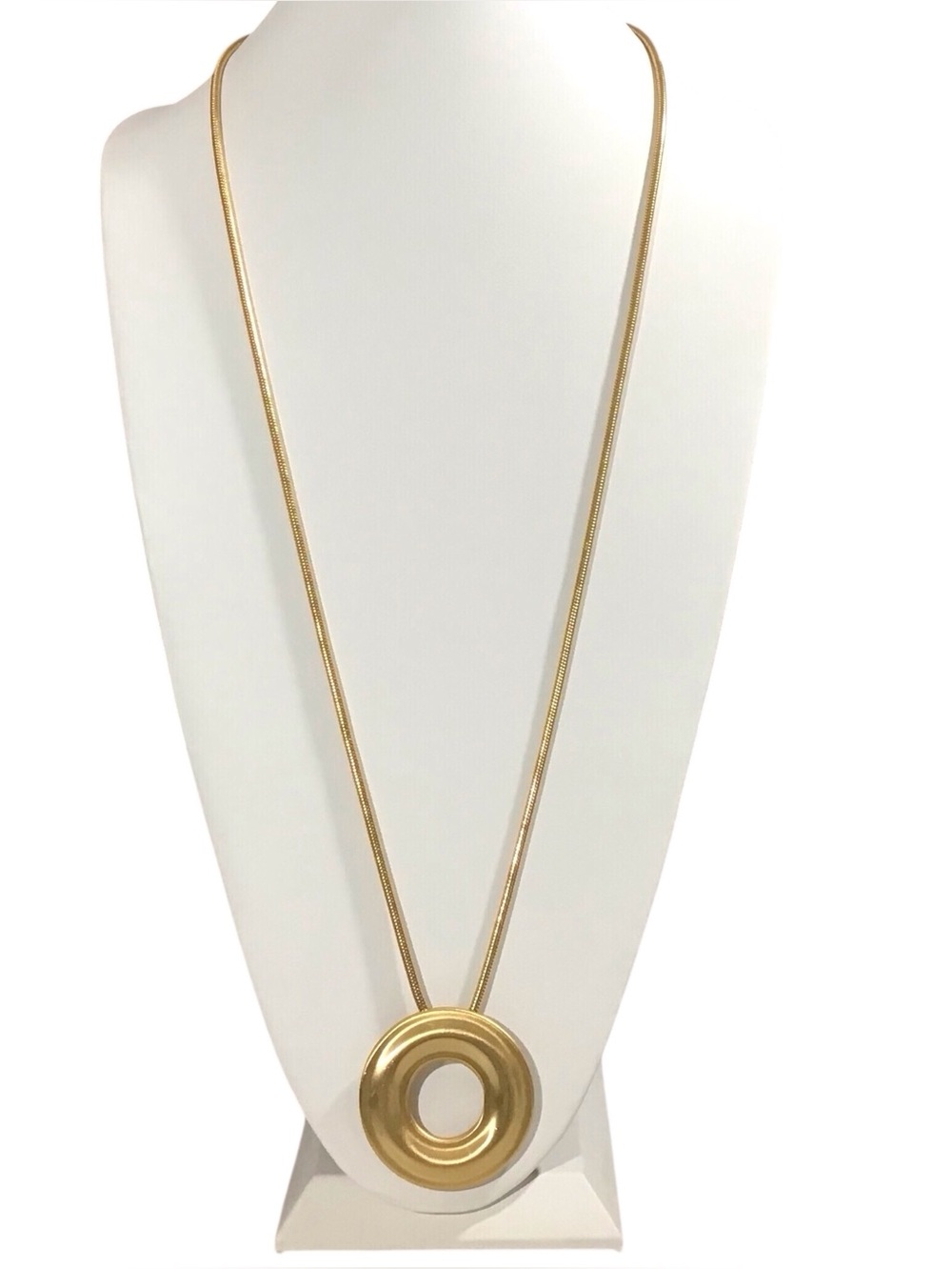 Monet Modern Minimalist Pendant Necklace Gold Tone Donut  Fashion Jewelry